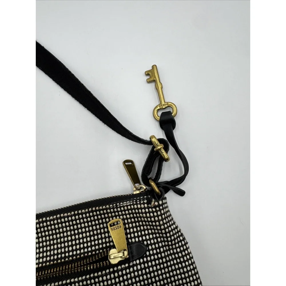 Fossil Kinley Crossbody Handbag Messenger Bag Purse Black White Bronze key Tag